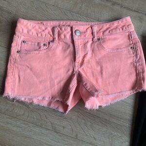 American Eagle jean shorts size 6 peachy pink stretch